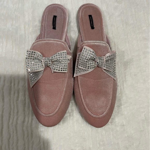 Victoria Secrets Rhinestone Bow Pink Velvet Slippers - Picture 2 of 5